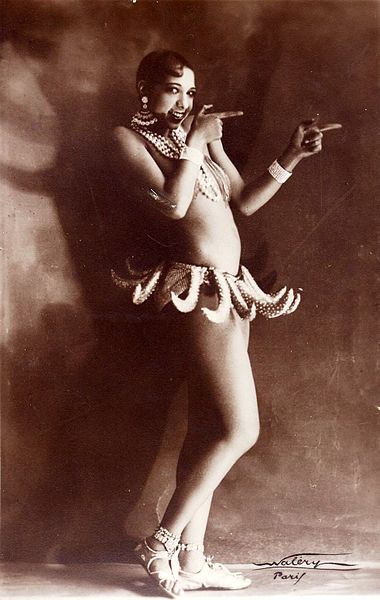 Josephine Baker in banana skirt